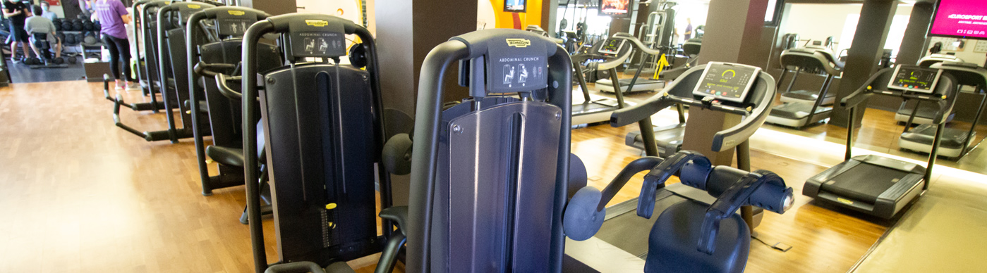 Sala de exercício com equipamentos Topo de Gama